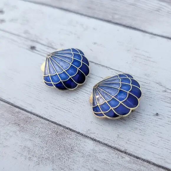 Vintage Clip On Earrings Blue Shell Beach Theme - Picture 2 of 6